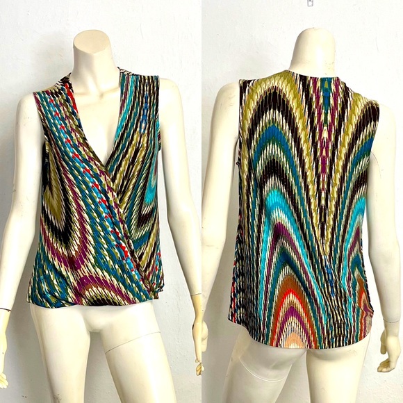 NEW WITH TAGS! Twisted sleeveless top available from extra small to large - Picture 1 of 1